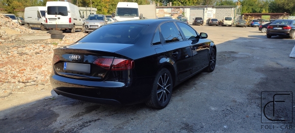 Audi A4 
 Szyby tył przyciemnione folią 80%
